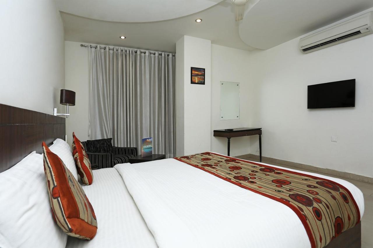 Capital O 3600 Hotel Royal Windsor Kathgodam Exterior photo